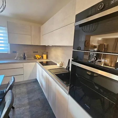 Paula Apartman