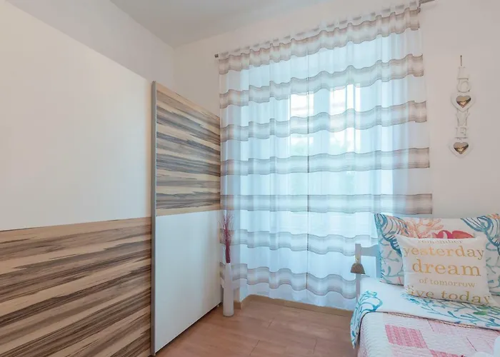 Paula Apartman *